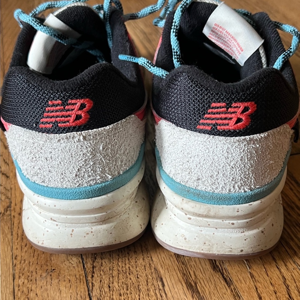 New Balance 997H Sneakers - Picture 3 of 8
